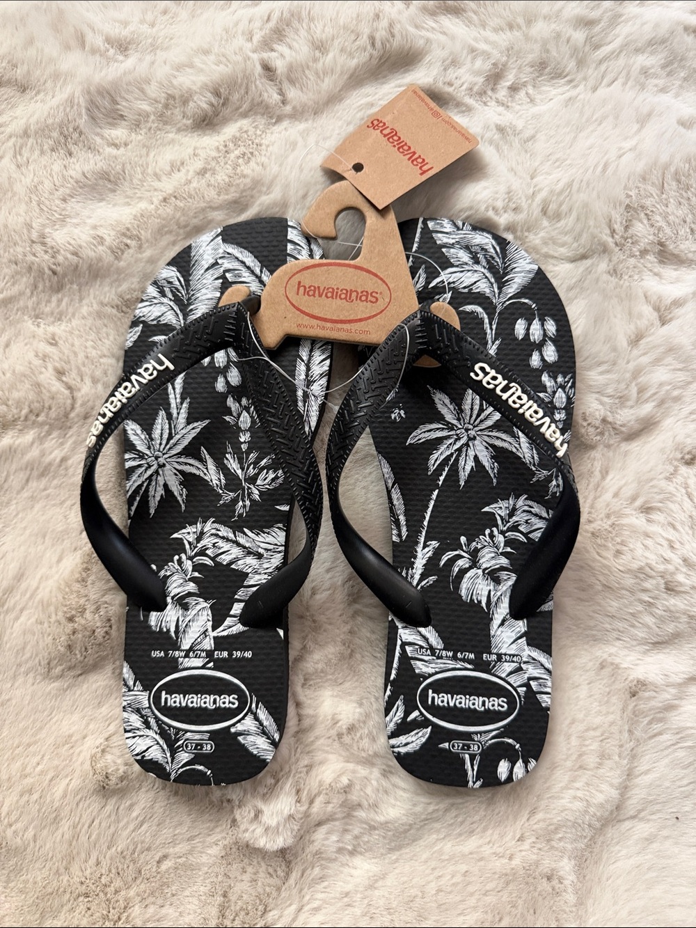 Havaianas Women's Logo Flip Sandals - Black/White Print 7-8
